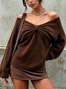 Sweater Rajut Lengan Panjang Kasual Warna Polos Ukuran Besar dengan Kerah V Rendah dan Detail Kerut di Bahu. - Coklat - View 4