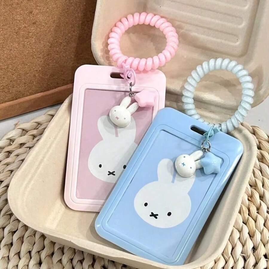 1 buah Dompet Kartu Portabel Gaya Miffy dengan Gelang Spiral Elastis, Liontin Kelinci dan Bintang Lucu, Pengelola Kartu Identitas, Pelindung Kartu Plastik Keras, Cocok untuk Kartu Identitas Kantor, Kartu Bus, Kartu Kereta Bawah Tanah, Cocok untuk Penggunaan Sehari-hari Wanita - MultiWarna - View 1