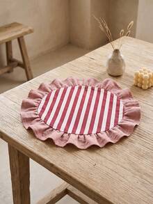 1/2/4/6/12pcs Red & White Thin Striped Pink Ruffle Edge Fabric Placemats, Fresh Natural Style, Round Shape With Ruffle Edge Patchwork Details, Stain-Resistant Tabletop Protection And Decorative Function, Suitable For Daily Breakfast And Natural Home Decor Scenes - Red - View 11