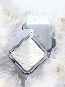 KIKO Milano INVISIBLE TOUCH Perfecting Finishing Powder, Lightweight Setting Powder, Matte Oil Control, Soft Focus Pores And Glow, Long-Lasting Smooth Makeup Effect, Suitable For Daily Use, Gift - 7.5g - View 6