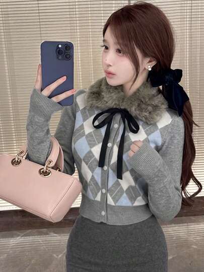 2026 Vintage Preppy Argyle Jacquard Knit Cardigan, Grey Blue White Colorblock V-Neck Single-Breasted Cropped Long Sleeve, Detachable Faux Fur Collar + Black Satin Bow, Autumn/Winter Sweet Girl Soft Slimming Knit Outerwear