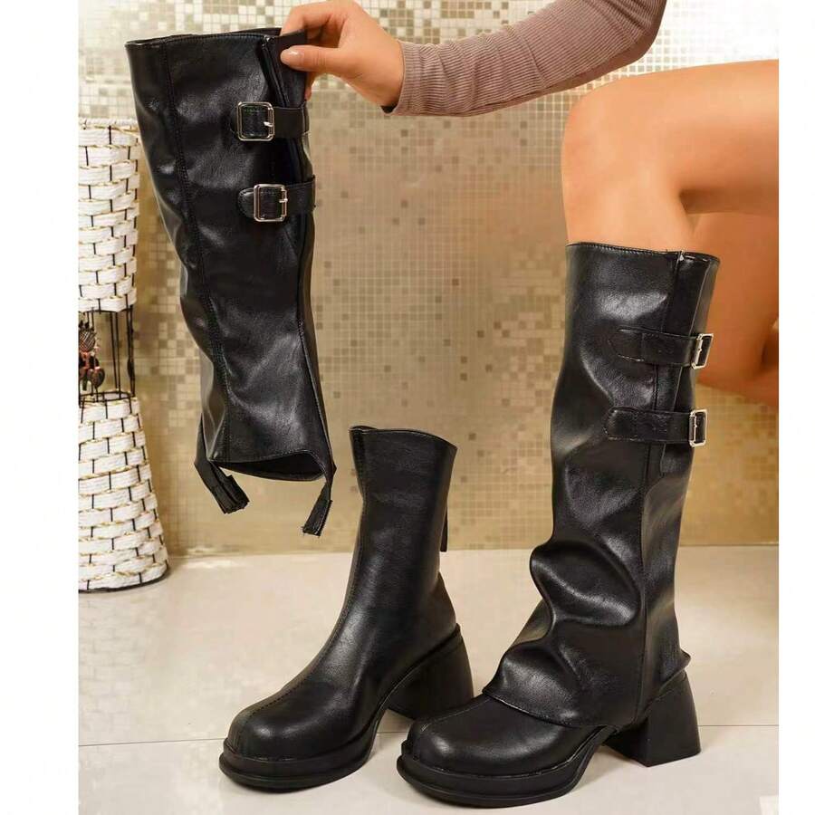 Spring/Autumn Fashion Double-Row Side-Buckle Square Heel Round Toe Tall Boots For Women, Versatile Minimalist Slimming Style Boots; The Boot Shaft Can Be Folded To Create A Stacked Pant Leg Effect; Soft Boot Shaft Can Naturally Drape, Offering Two Wearing Styles: Straight / Folded; Wide Shaft Design, High Tolerance For Calves, Flattering Leg Shape. Punk Motorcycle Western Vintage Elements, Y2K Hot Girl, Wasteland Motorcycle Style, Suitable For Short Skirts, Jeans, Popular Autumn/Winter Outfit Style.
