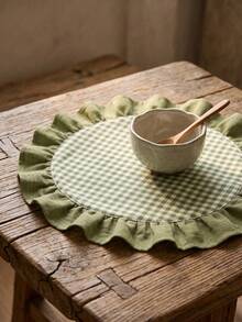 1/2/4/6/12pcs Green & White Small Checkered Pink Ruffle Edge Placemats, Cute Pastoral Style Fabric Material, Round Shape With Ruffle Edge Patchwork Details, Stain-Resistant Tabletop Protection And Decorative Function, Suitable For Daily Breakfast And Cozy Home Decor Scenes - Green - View 5