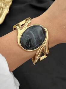 Vintage Multi-Layer Hollow Metal Bracelet, Oval Natural Stone Inlaid, Light Luxury Elegant Open Bangle, Niche Design Geometric Square Gemstone Wrist Accessory, Gradient Texture, Versatile Daily Commute Hand Jewelry, French Soft Style Multi-Layer Striped Bracelet - Multicolor - View 24