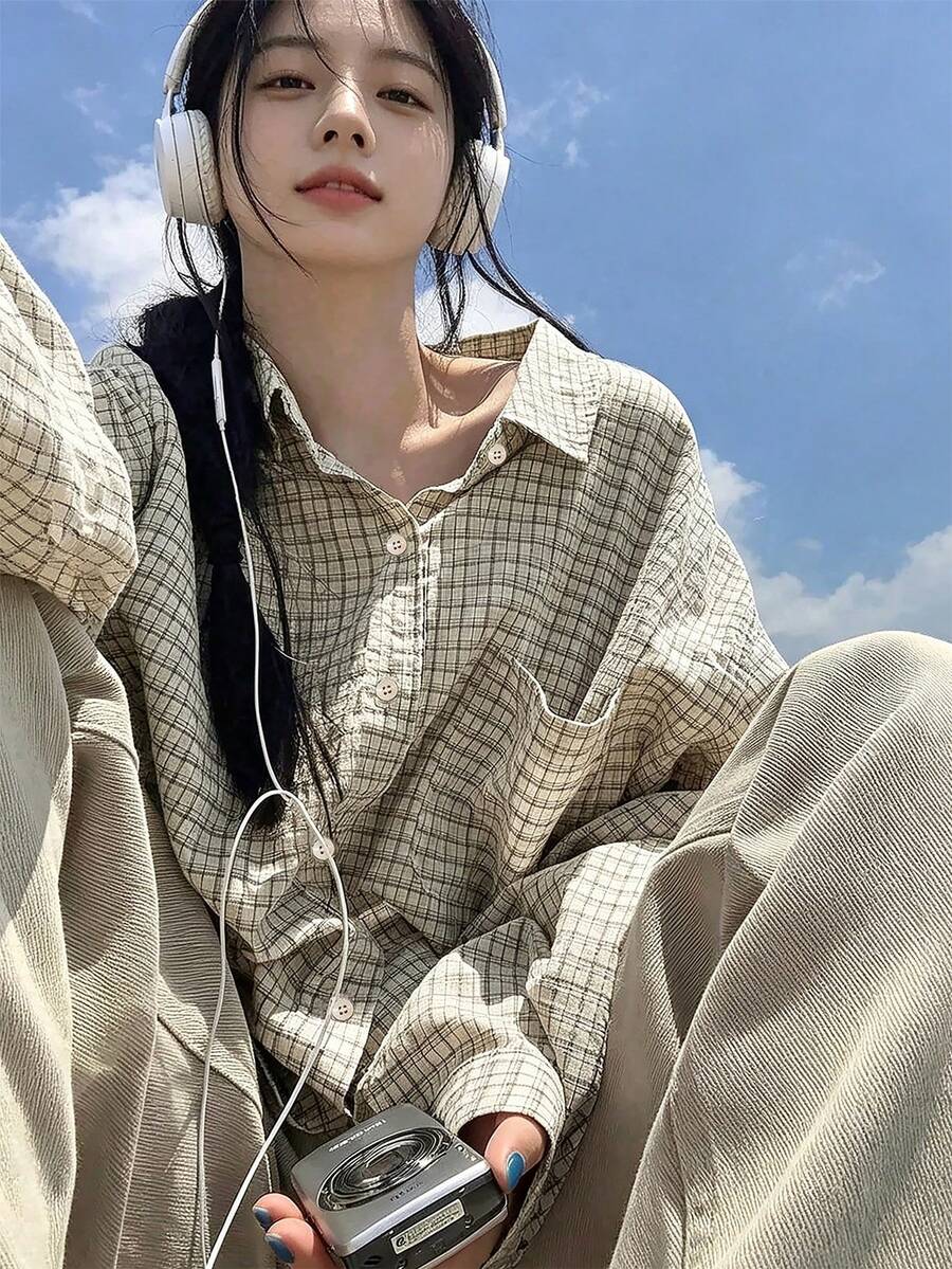 YCYC 韓系復古小眾 Ins 風格 百褶格紋長袖 Polo 衫 女款慵懶外套 - 卡其色 - 查看 1