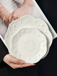 1pc/2pcs/4pcs European Style Cake Dessert Plate, 6-Inch Ceramic Small Dish, Small Round Flat Plate, Fruit Plate, Snack Plate, Nut & Candy Plate, Appetizer Dish, Cake & Dessert Plate, Multi-Purpose, Party Supplies, Hotel Tableware, Elegant Gift - Multicolor - View 4