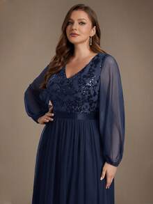 EVERPRETTY Plus Size Elegant Luxury Heavy Beaded Embroidered Mesh Patchwork Long Sleeve Navy Blue Formal Evening Gown Suitable For Party Wedding Guest - Navy Blue - View 2