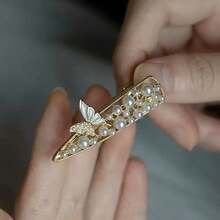 1pc Fairy Blue Butterfly Hair Clip, Cute Small Bangs Clip, Pearl Side Clip, Alligator Hair Clip For Women - White - View 3