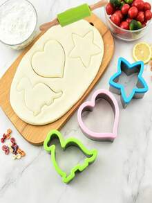 4pcs Sandwich Edge Cutter Mold Set, Sandwich Cutter, Cookie Mold, Fruit & Vegetable Cutter, Bento Box Food Fork, Creative Mold - Butterfly, Dinosaur, Five-Point Star, Heart Shape, Suitable For Bento Box, Home Kitchen, Picnic, Camping, DIY Breakfast Baking Mold - - - View 2