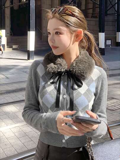 2026 Vintage Preppy Argyle Jacquard Knit Cardigan, Grey Blue White Colorblock V-Neck Single-Breasted Cropped Long Sleeve, Detachable Faux Fur Collar + Black Satin Bow, Autumn/Winter Sweet Girl Soft Slimming Knit Outerwear