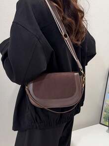 Contrast Trim Wide Webbing Strap Decor Patchwork PU Wear-Resistant Magnetic Closure Saddle Bag, Maillard Vintage Style Crossbody Shoulder Bag For Women, Minimalist Textured Commuter Bag - Coffee - View 4