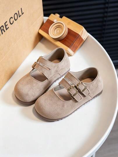 1 Pasang Sepatu Anak Perempuan dengan Hiasan Renda dan Gesper Logam (Renda di Bagian Atas, Desain Gesper Logam) Bahan Suede (Bagian Atas Suede) Anti Selip Tahan Aus Model Rendah (Low-Top) Tali Perekat (Penutup Tali Perekat) Sol Tebal Sepatu Kulit Gaya Manis, Cocok untuk Sekolah Sehari-hari, Aktivitas Kampus, dan Acara Lainnya