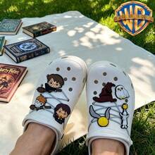 Warner Bros 7 قطع زينة أحذية على شكل زهور وشخصيات كرتونية من هاري بوتر، إكسسوارات تزيين للأحذية والبوط، مناسبة للكلوجز وأحذية الفقاعات والنعال والصنادل، هدية عيد ميلاد بدون بطارية - متعدد الألوان - مشاهدة 3