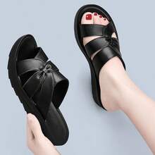 Sandalias de suela gruesa con talón de mujer,zapatillas de casa de un solo color para mujer, antideslizantes y resistentes al desgaste, ideales para madres de mediana edad - Negro - Ver 1