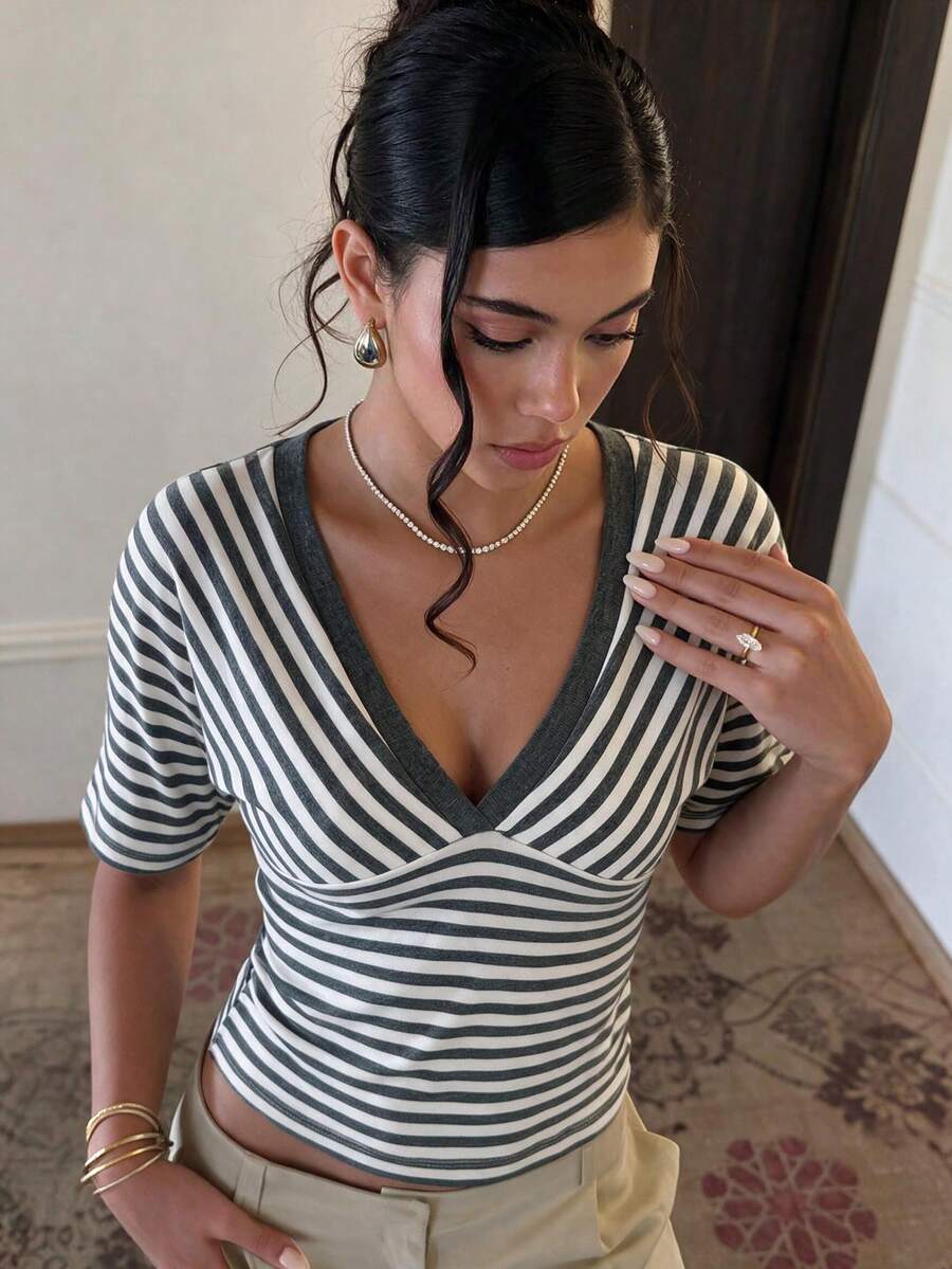女款休閒復古拼色條紋V領寬鬆上衣,適合日常穿著、約會、度假、派對與通勤,春夏款,美學風格 - 灰色 - 查看 1