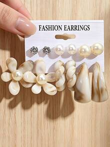 Fashionable Flower C-Type Earrings - Colored Resin Ear Hooks - Women's Elegant And Fresh-Style Earrings - Multicolor - View 4