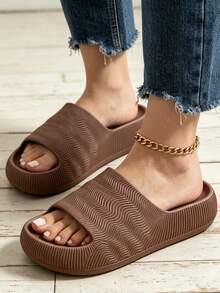 1 Pair Unisex Brown Wavy Texture EVA Thick Sole Slippers, Non-Slip Shock-Absorbing Soft One-Piece Molded, Minimalist Casual Style For Home, Bathroom, Bedroom, Guest, Suitable For Halloween, Christmas, Valentine's Day Indoor And Outdoor Wear - Coffee Brown - View 5