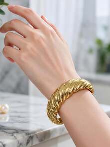 5pcs Gold-Tone Bracelet Set, Lightweight CCB Material, Textured Layered Mix & Match Bangles, Suitable For Daily, Party And Vacation Wear - Gold - View 2