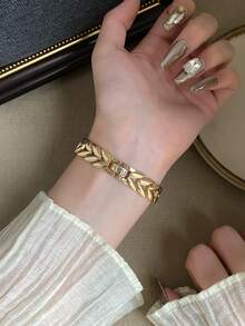 1件裝粉色錶盤混色刻度獨特金色錶帶，適合搭配金色橢圓形女款石英手錶，日常佩戴 - 金色 - 查看 5