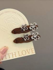 2PCS Niche Design Metal Flower Transparent Hair Clips, Non-Damaging Bangs Clips, Sweet & Cool Style Side Clips For Girls - Multicolor - View 7