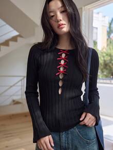 Atasan Rajut Slim Fit Terbaru Musim Gugur dengan Hiasan Pita dan Lubang, Warna Hitam - Hitam - View 2