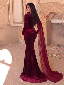 Side Draped Fishtail Hem Velvet Formal Gown - Burgundy - View 2