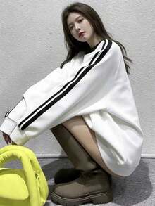 女款秋冬新款拼色條紋長袖衛衣，時尚日系街頭風，百搭寬鬆顯瘦韓系慵懶風，休閒通勤純欲辣妹校園穿搭，拍照出片中性圓領長袖衛衣 - 白色 - 查看 1