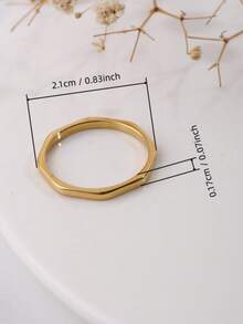 1pc Stainless Steel 18K Gold Plated Octagonal Curved Smooth Ring, Minimalist Streamlined Design, Versatile For T-Shirts, Shirts, Suits, Dresses, Daily Wear, Elegant Accessory - Polygonal Curved Glossy Ring - View 2