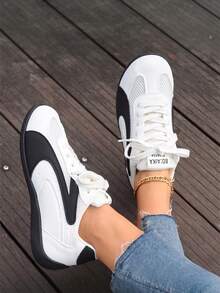 Zapatillas deportivo‑casuales unisex para pareja, malla transpirable, cierre por cordones, suela antideslizante.Diseño retro versátil en tonos blanco‑negro y negro‑blanco.Adecuadas para - Blanco - Ver 4