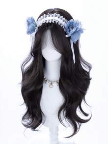 alicegarden Wig sintetis sepanjang 28 inci dengan gaya bergelombang alami berwarna hitam yang menawan. Desain belahan tengah, wig palsu ini sangat cocok untuk penggunaan sehari-hari, pesta, dan cosplay, menawarkan wig alami dan tahan lama sebagai hadiah untuk para wanita. (Tidak termasuk aksesoris) - Hitam - View 5