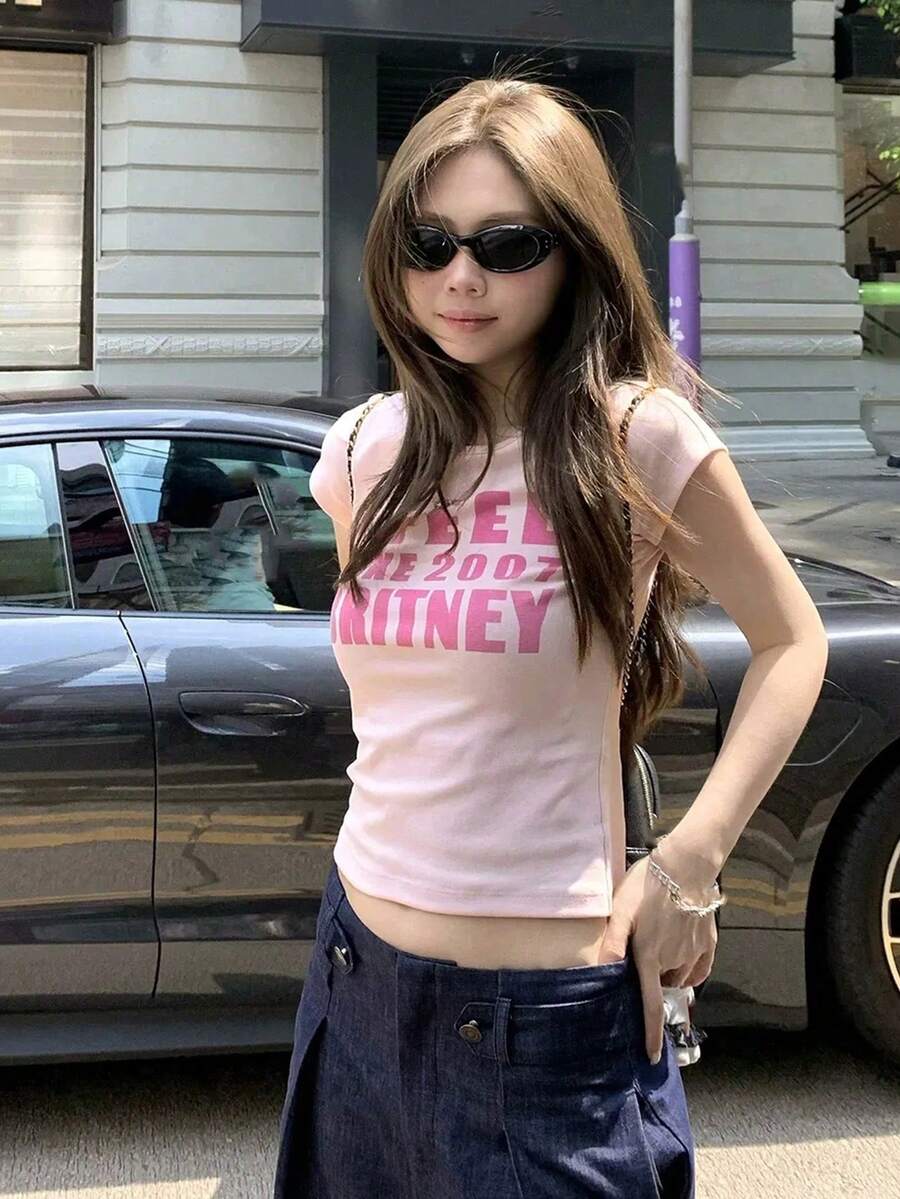 女士字母印花圆领修身短袖T恤，夏季粉色休闲款