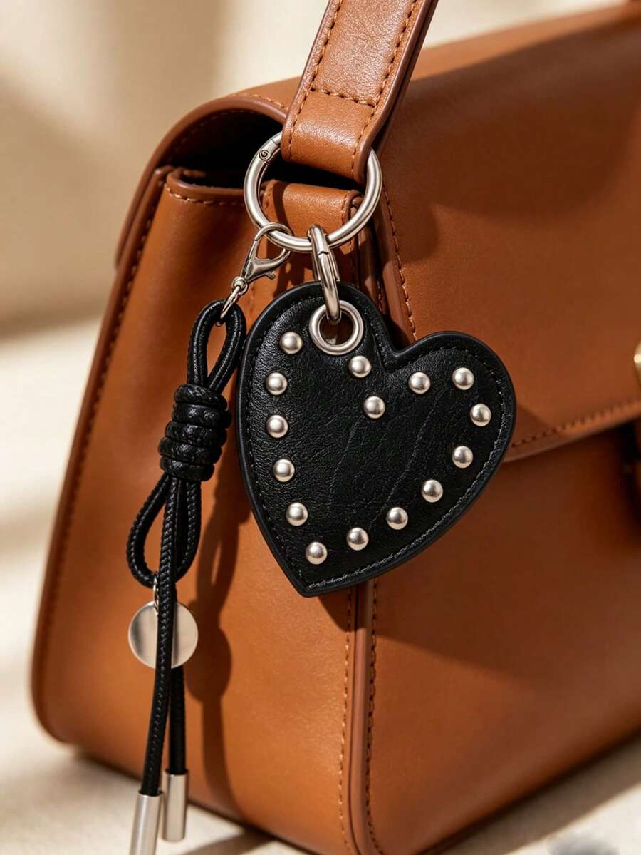 1 Pc Retro Punk-Style Rivet Heart-Shaped Keychain, Bag Hanger Keychain, Women's Accessory, Car Keychain, Gift For Women