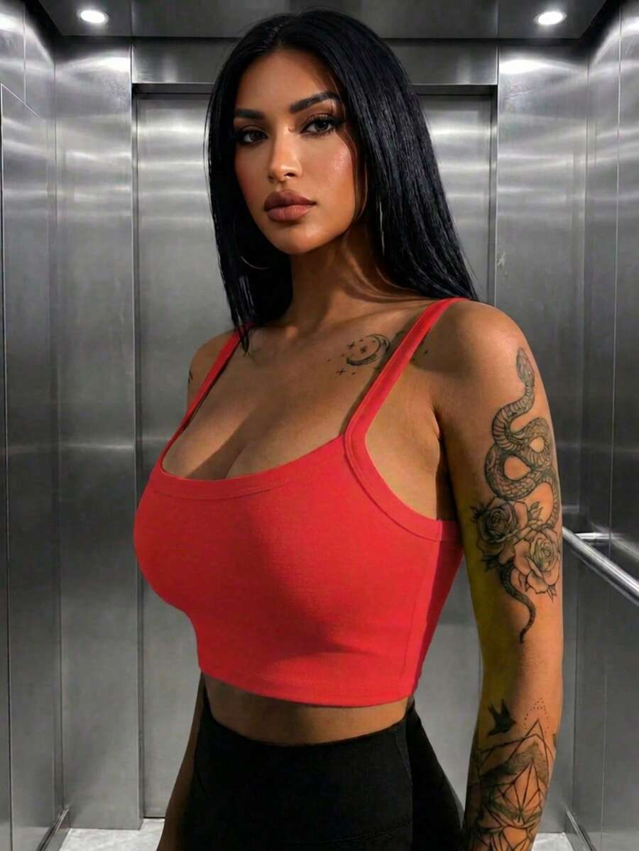 Women's Casual Minimalist Solid Color Short Tank Top With Wide Strap Red