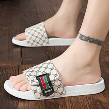 2026 Spring/Summer Korean Style Men's Personalized Print Slide Sandals, EVA Quick-Dry Soft Sole Roman Pattern Non-Slip Wear-Resistant, Fashionable Versatile Slippers For Bathroom, Home, Outdoor And Beach - White - View 6