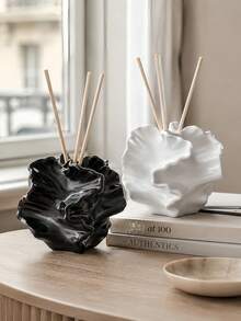 1pc Irregular Ruffled Petal Reed Diffuser Bottle, Modern Abstract Coral Shape Aromatherapy Bottle, Minimalist Black White Beige Speckled Decorative Vase For Home Bathroom Bedroom Office Table Decor - 1PC - View 1