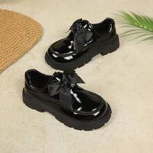 1 Pair Black Glossy Bow Patchwork Children's 2026 Latest Casual Fashion Loafers, Soft Breathable Lining For Better Skin Protection, Non-Slip And Breathable, Suitable For Outdoor, School, Festivals, Parties And Sports - Black - View 1