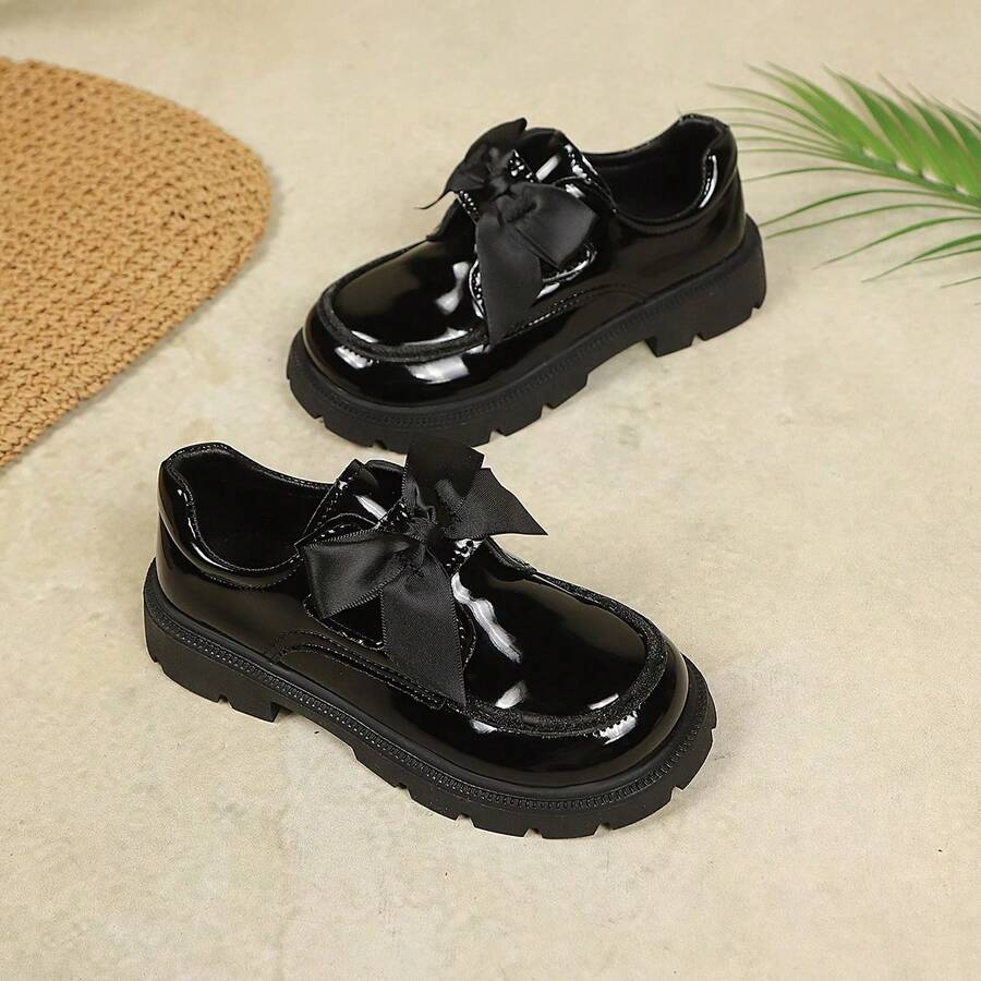 1 Pair Black Glossy Bow Patchwork Children's 2026 Latest Casual Fashion Loafers, Soft Breathable Lining For Better Skin Protection, Non-Slip And Breathable, Suitable For Outdoor, School, Festivals, Parties And Sports - Black - View 1