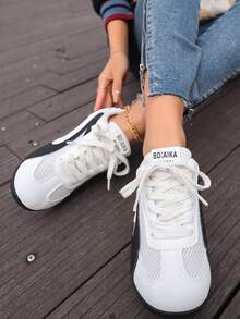Zapatillas deportivo‑casuales unisex para pareja, malla transpirable, cierre por cordones, suela antideslizante.Diseño retro versátil en tonos blanco‑negro y negro‑blanco.Adecuadas para - Blanco - Ver 5