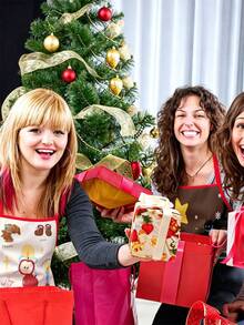 1/2/4pcs Christmas Apron, Suitable For Kitchen Cooking, Home Life, And Also A Great Gift Choice For Friends. - Multicolor - View 5