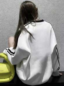 女款秋冬新款拼色條紋長袖衛衣，時尚日系街頭風，百搭寬鬆顯瘦韓系慵懶風，休閒通勤純欲辣妹校園穿搭，拍照出片中性圓領長袖衛衣 - 白色 - 查看 4