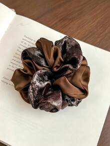 1pc Women's French Vintage Autumn/Winter Patchwork Satin Scrunchie, Brown Tone Shiny Blue & Brown Floral Pattern Large Hair Tie For Bun And Low Ponytail - Multicolor - View 7