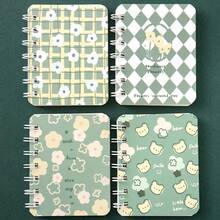 Cuaderno Espiral A5 60 Hojas, Bloc de Notas Portátil con Protección Ocular Gruesa, Páginas Interiores Rayadas para Estudiantes de Primaria, Serie de Flores de Dibujos Animados Lindos, Envío Aleatorio de 1 Pieza - Multicolor - Ver 7