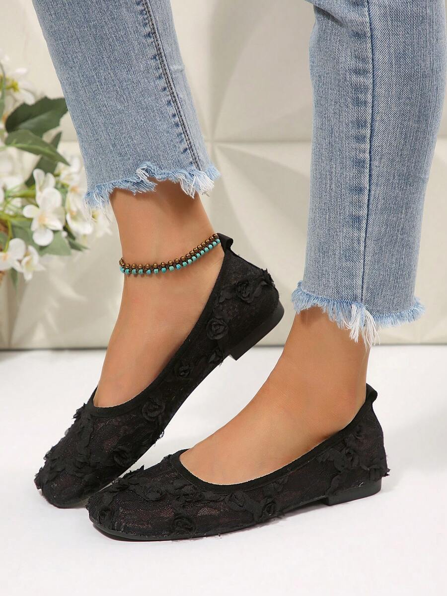 Minimalist Women's Hollow Lace Ballet Flats, Square Toe Breathable Daily Commute Flat Shoes - Black - View 1