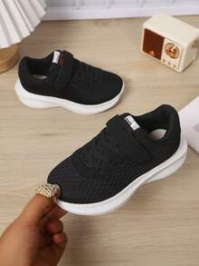 1 Pair Kids Lightweight Comfortable Sports Shoes Spring Summer Casual Running Shoes Breathable Versatile For Boys And Girls - Black - View 1