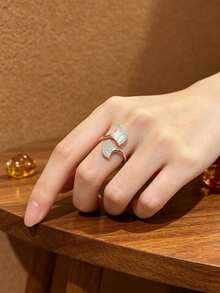 Light Luxury White Mother Of Pearl Ginkgo Leaf Open Ring, Exquisite Rhinestone-Inlaid Double Ginkgo Leaf Design, Adjustable Open Band, Elegant And Elegant-Enhancing, Niche Fashion Versatile Women's Accessory, Trending Viral Jewelry, Suitable For Commuting, Banquets, Dates And Multiple Occasions, Perfect As Birthday Or Holiday Gift For Girlfriend And Best Friend - Fan-shaped Ring - View 4