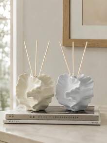 1pc Irregular Ruffled Petal Reed Diffuser Bottle, Modern Abstract Coral Shape Aromatherapy Bottle, Minimalist Black White Beige Speckled Decorative Vase For Home Bathroom Bedroom Office Table Decor - 1PC - View 3