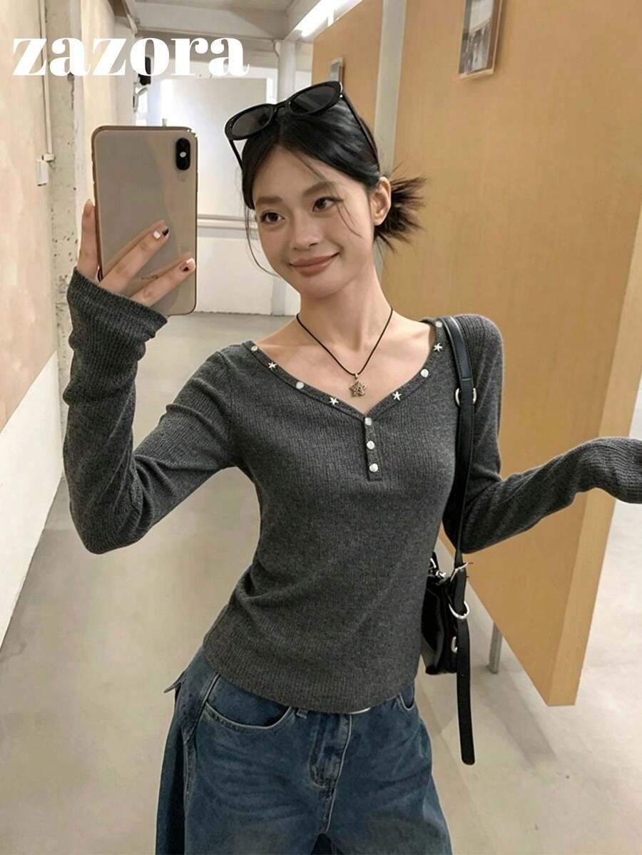 女款鉚釘黑色V領長袖T恤,修身版型,可作為外套或內搭穿著 - 深灰色 - 查看 1