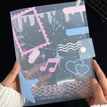 1 buah Binder Lembar Lepas Bergaris Diagonal Transparan A5, Bingkai Foto Polka Dot, Buku Catatan Lembar Lepas Bintang dan Not Musik, Buku Penyimpanan Stiker, Perencana DIY, Album Foto K-Pop, Isi Ulang Halaman Dalam Transparansi Tinggi PP, Halaman Dalam IDOLME Satu/Empat Kantong, Cocok Untuk Album Foto, Buku Tempel, Buku Stiker, Perencana Waktu, Buku Rencana Tabungan, Buku Catatan dan Alat Tulis Belajar Lainnya, Perlengkapan Penting Kembali ke Sekolah - Album Kartu - View 9