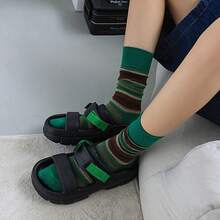 Guokr Store 여성 빈티지 스트라이프 중목양말 캐주얼 패션 2켤레 세트 사이즈 23-25cm - 그린+빈티지 - 보기 6