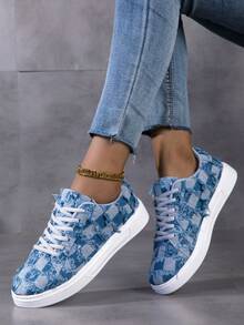 Women's Fashion Skate Shoes, Lace-Up Comfortable Street Style Sneakers, Suitable For All Seasons Outdoor Exercise Activities - White and Blue - View 1